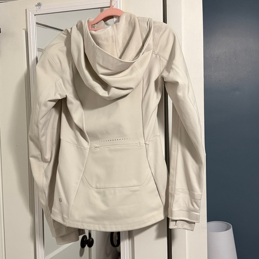 Lululemon Athletica Women's cross chill jacket - Picture 2 of 3